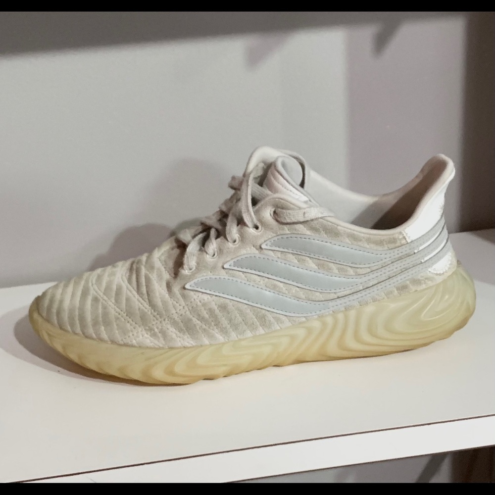 YEEZY x ADIDAS SOBAKOV SNEAKER